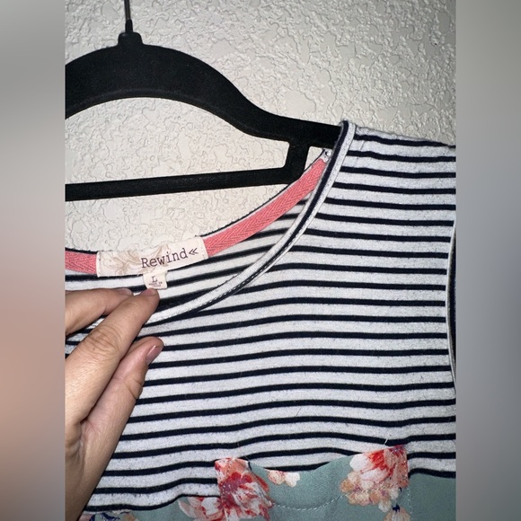 Rewind Mixed Media Stripe And Floral Tank Front Pocket Size Large - Picture 2 of 8